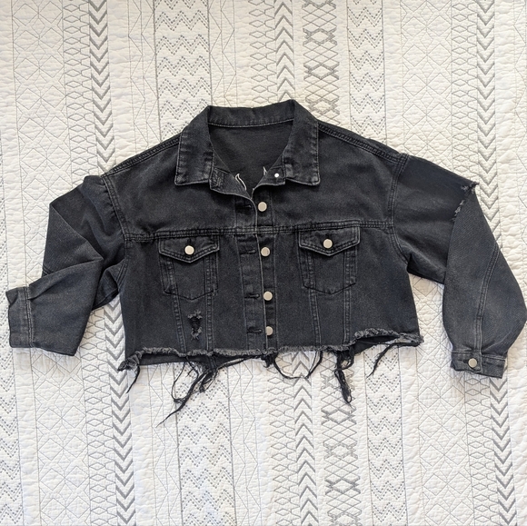 Black Distressed Jean Jacket With Flames 🖤 - Picture 5 of 7